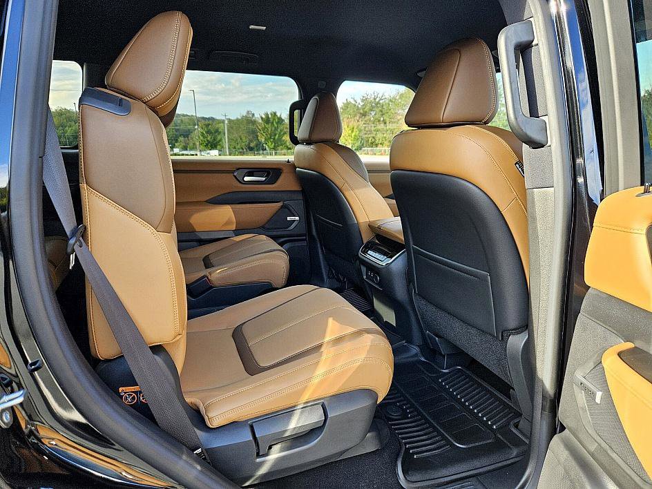 New 2026 Nissan Armada SL w/ Captain's Chari Seat Package image 14