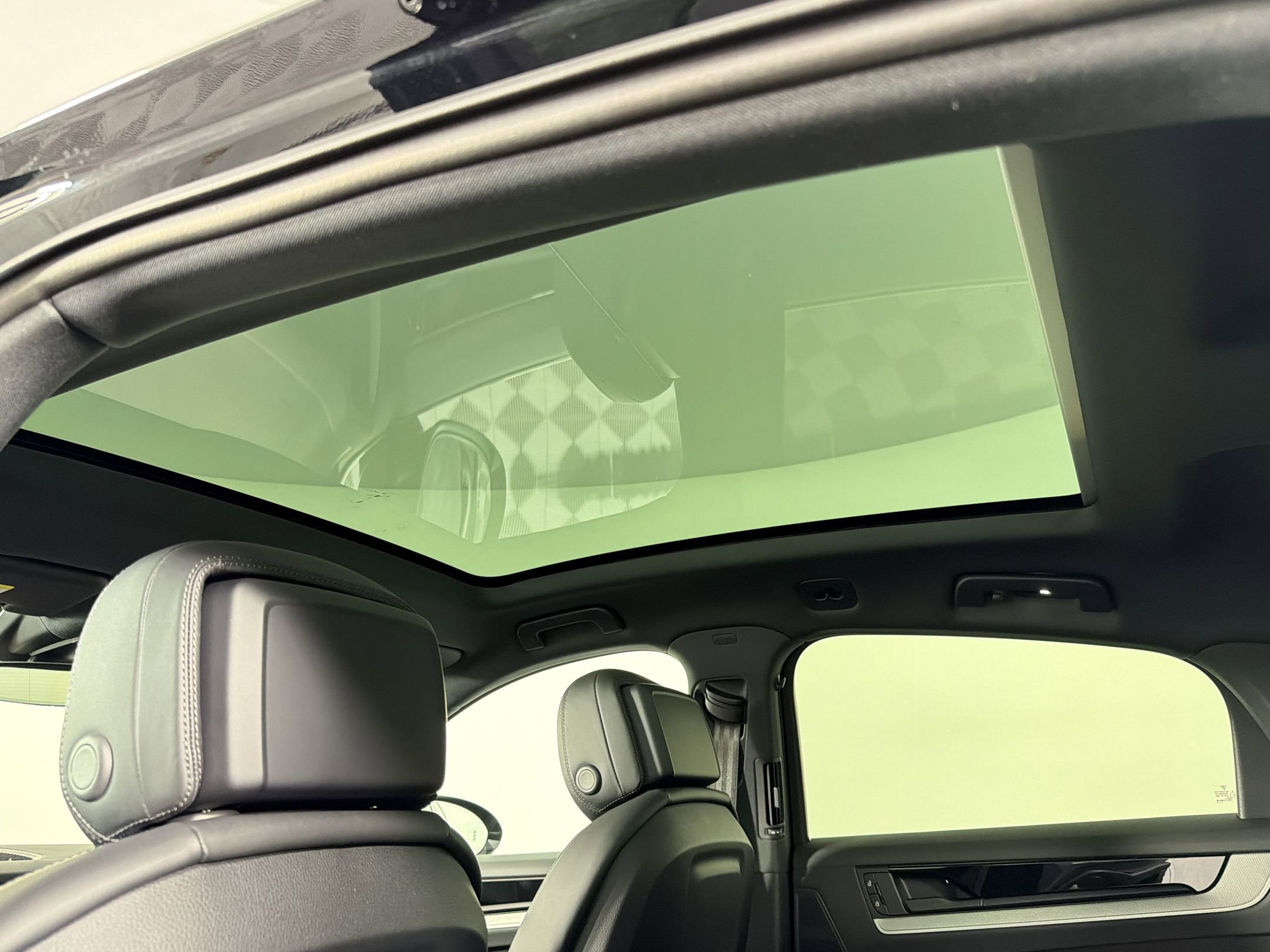 New 2026 Porsche Cayenne Coupe AWD/4WD image 18