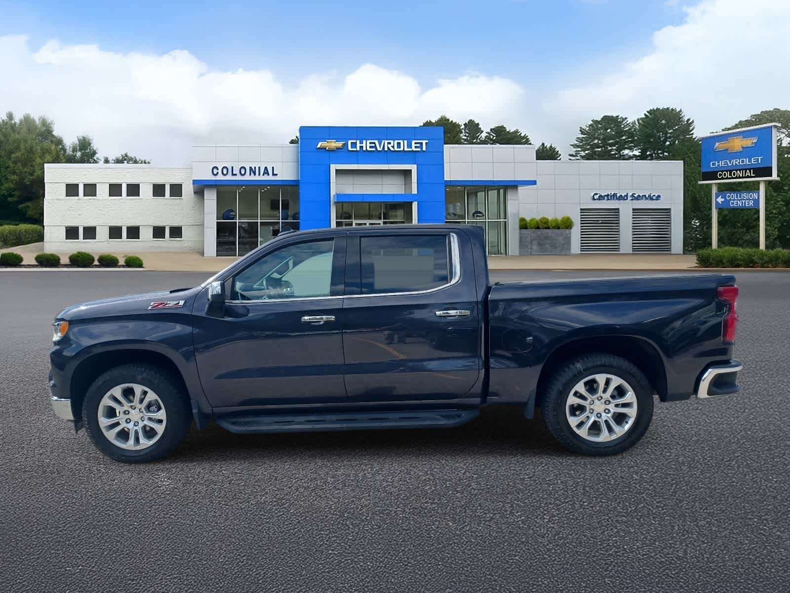 Used 2022 Chevrolet Silverado 1500 LTZ w/ LTZ Premium Package AWD/4WD image 6