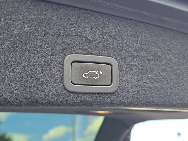 Used 2016 Volvo XC60 T6 w/ Protection Package AWD/4WD image 28