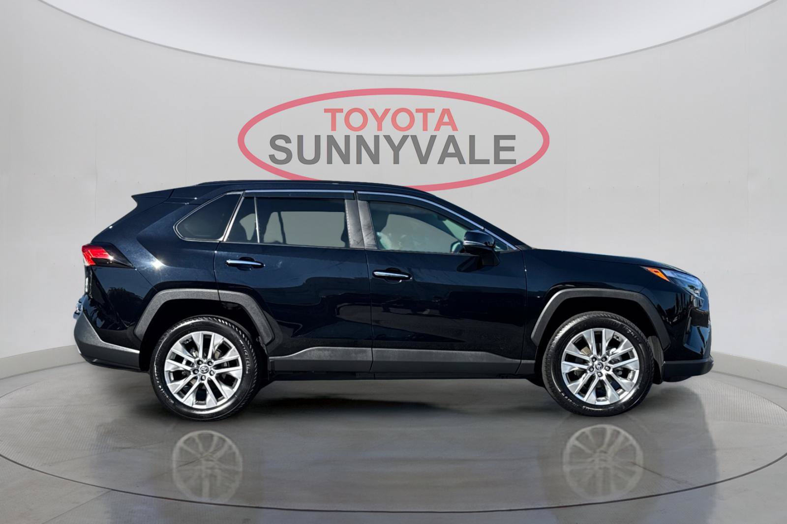 Used 2025 Toyota RAV4 Limited w/ Advanced Technology Package AWD/4WD image 9