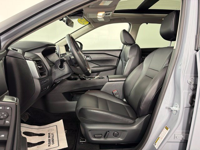 Used 2026 Nissan Rogue SV w/ SV Premium Package AWD/4WD image 16