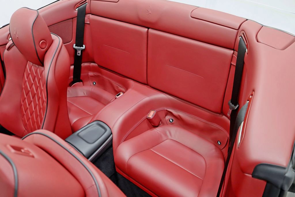Used 2010 Ferrari California RWD image 27