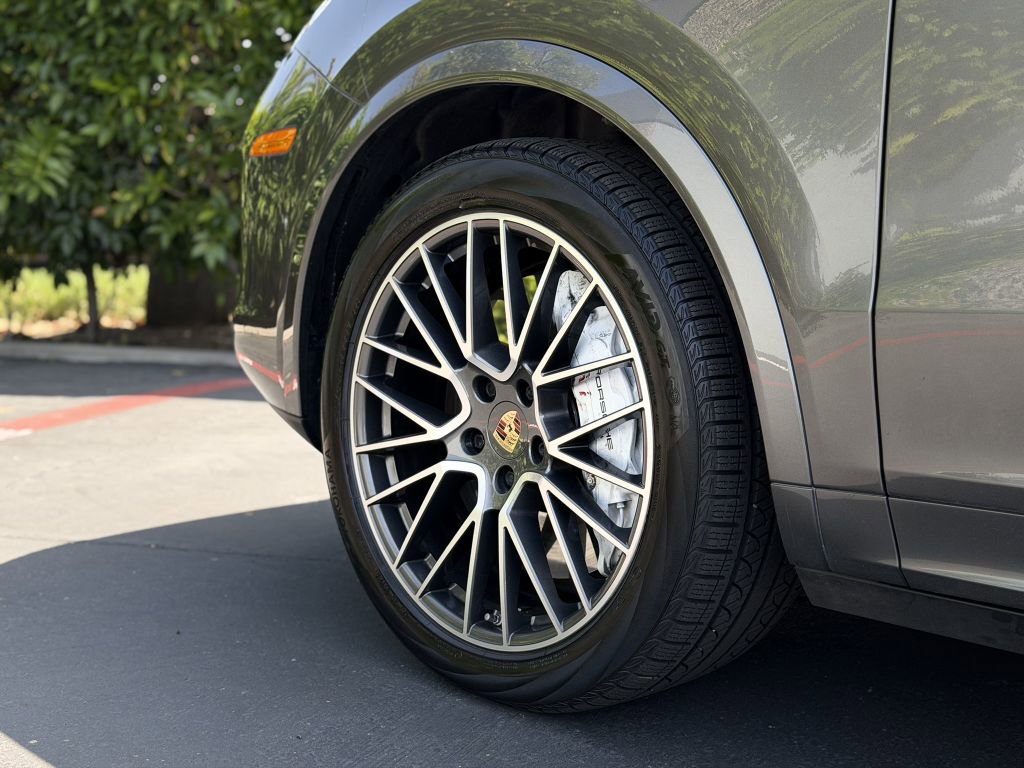 Used 2021 Porsche Cayenne Turbo AWD/4WD image 20