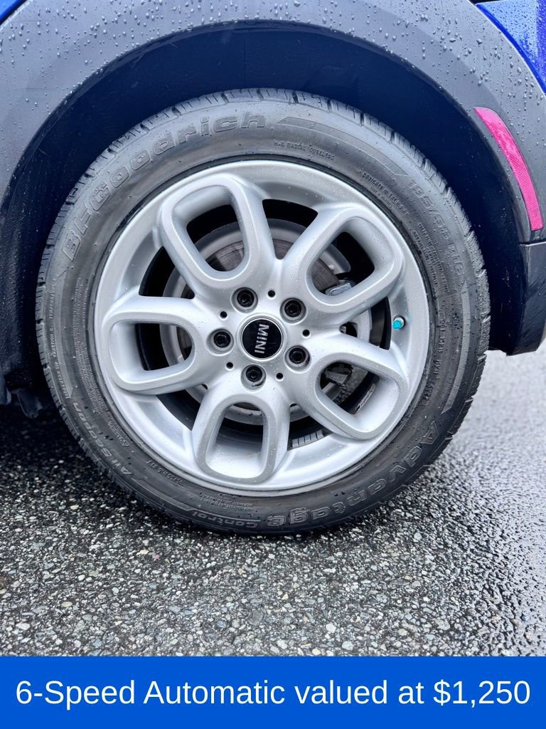 Used 2019 MINI Cooper 2-Door Hardtop w/ Storage Package image 9