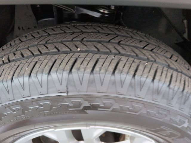 Used 2022 Toyota Tundra SR5 w/ Convenience Package image 11