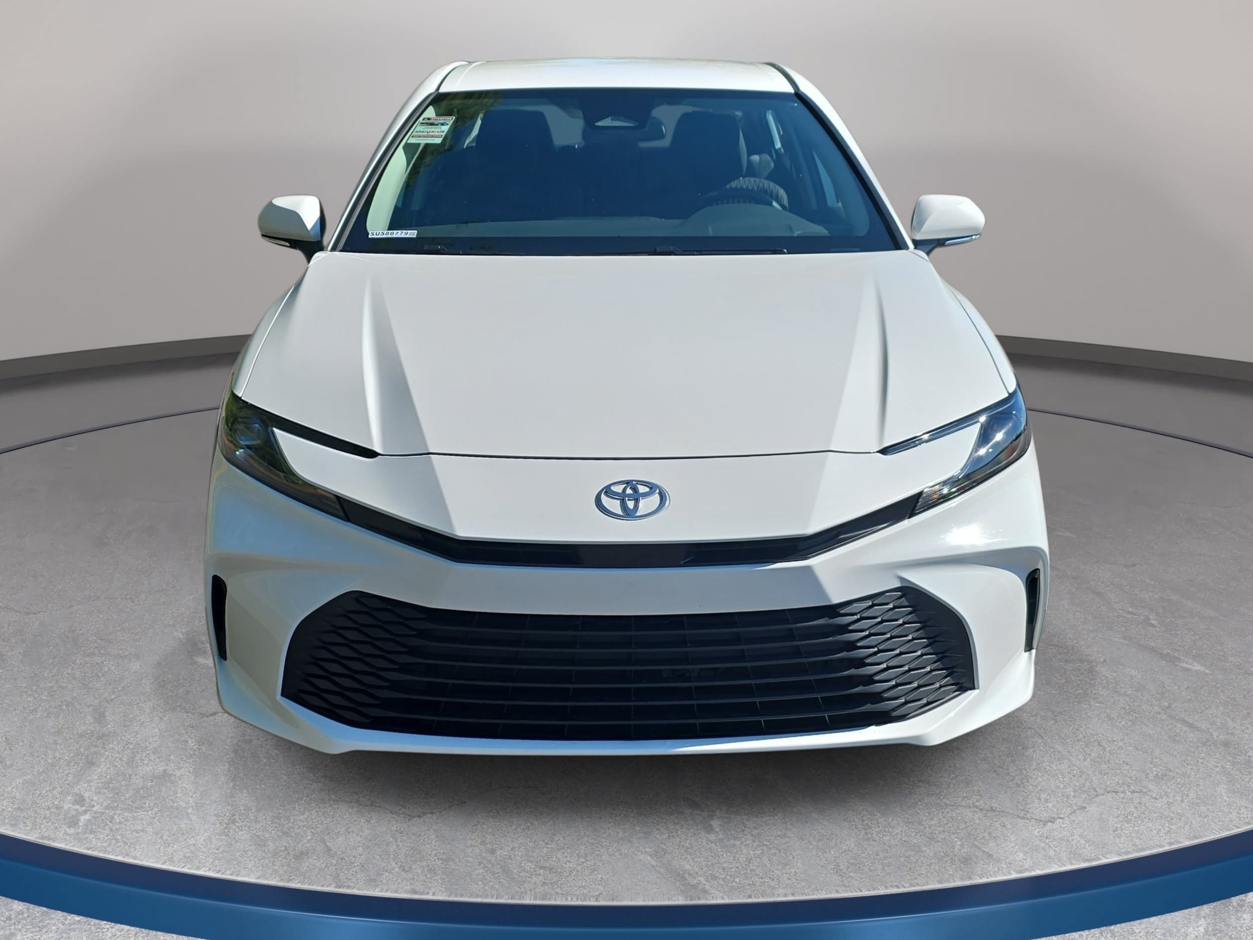 Used 2025 Toyota Camry LE FWD image 2