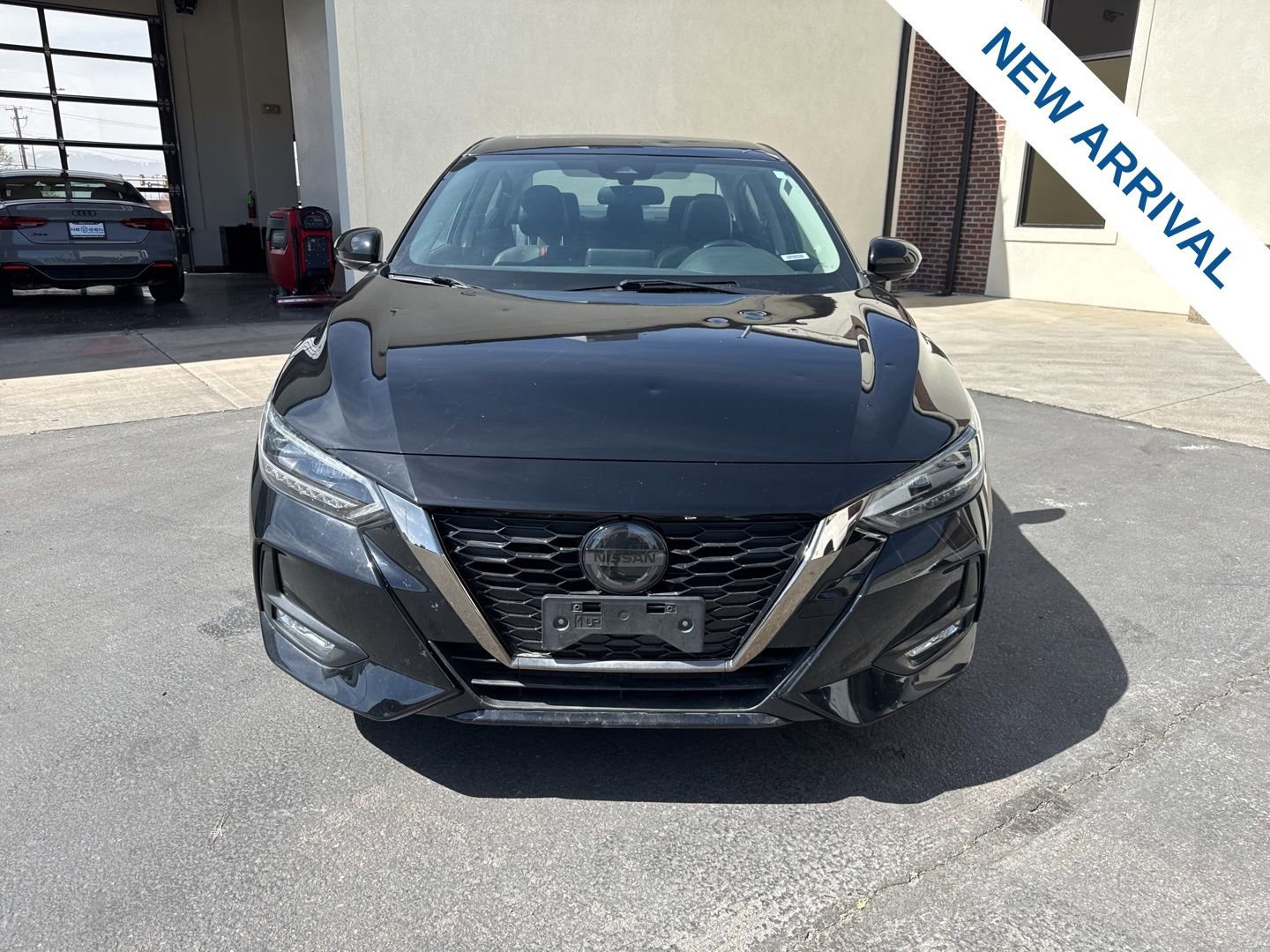 Used 2022 Nissan Sentra SR w/ SR Premium Package image 2