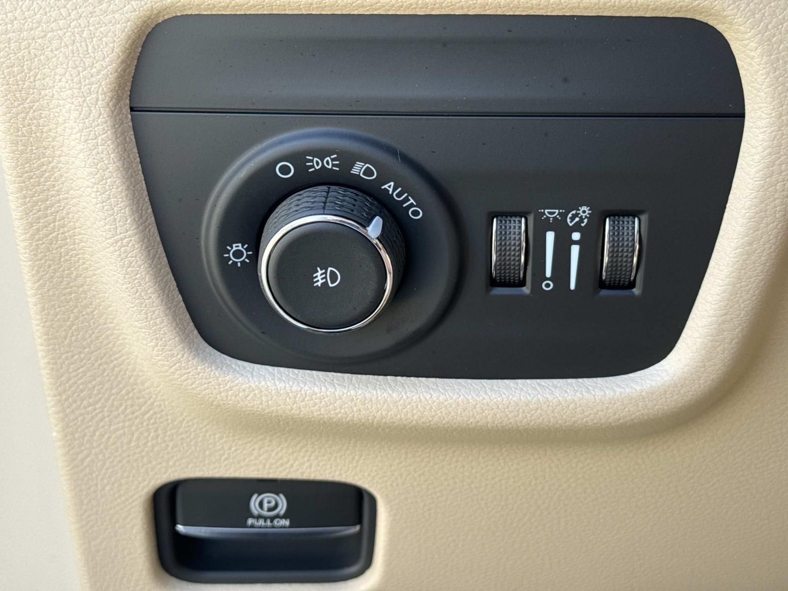 Used 2026 Jeep Grand Cherokee Limited RWD image 20