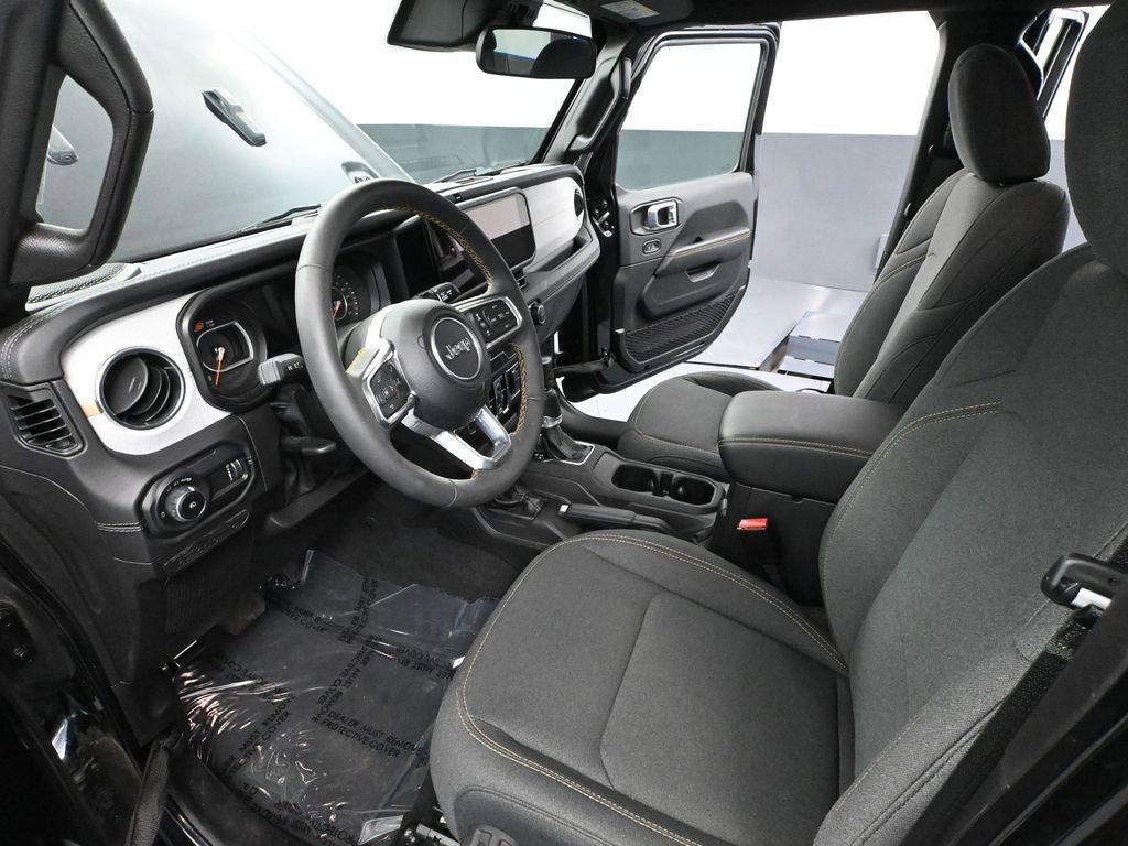 Used 2024 Jeep Wrangler Sahara image 20