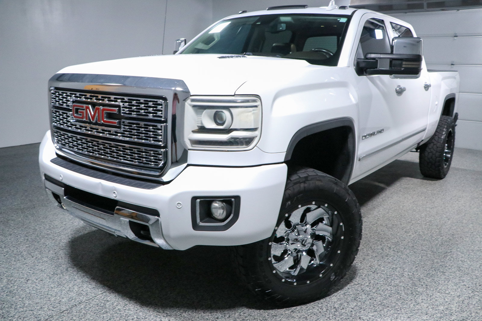 Used 2016 GMC Sierra 2500 Denali w/ Duramax Plus Package AWD/4WD image 34
