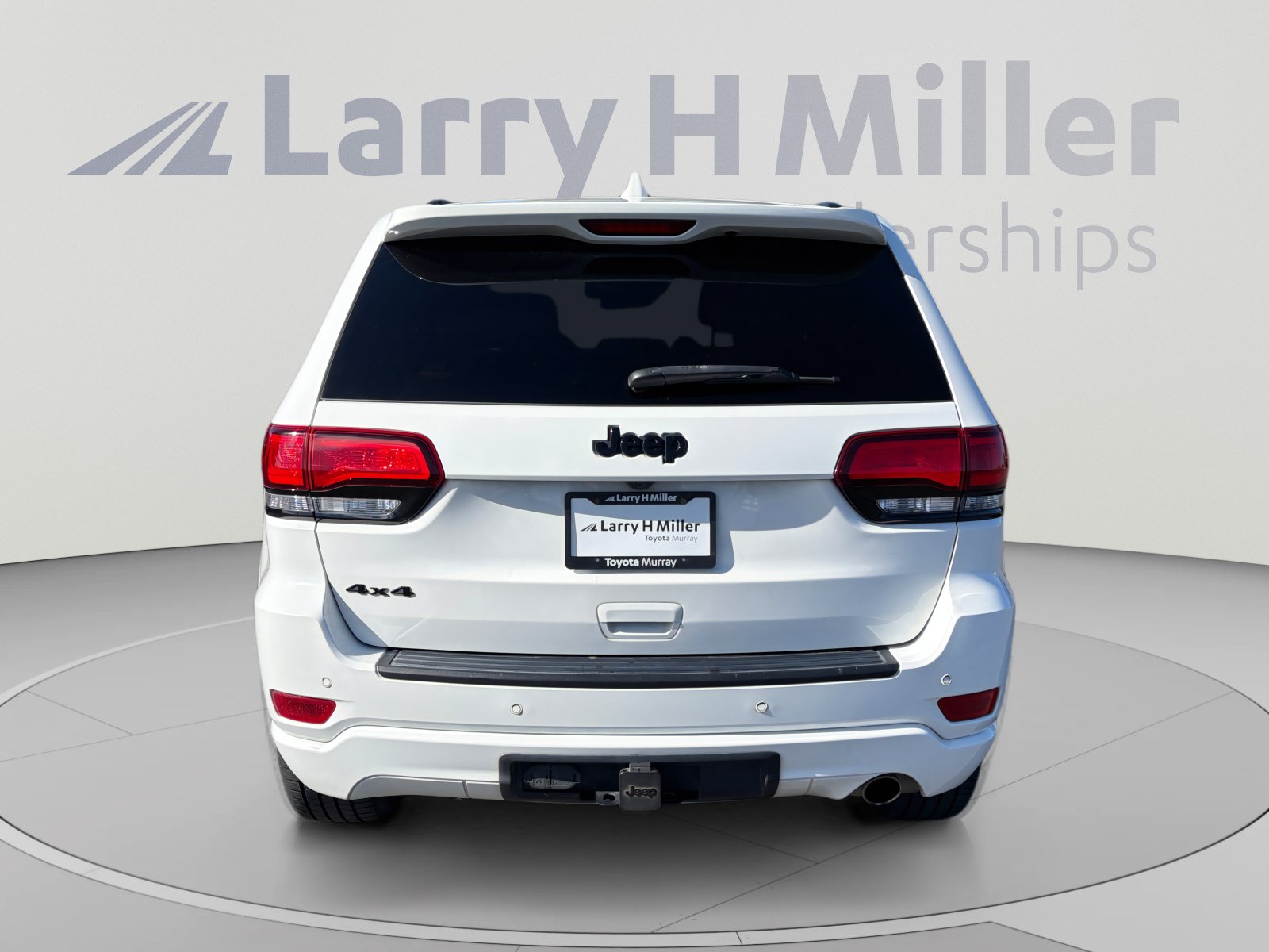 Used 2021 Jeep Grand Cherokee Laredo X AWD/4WD image 4