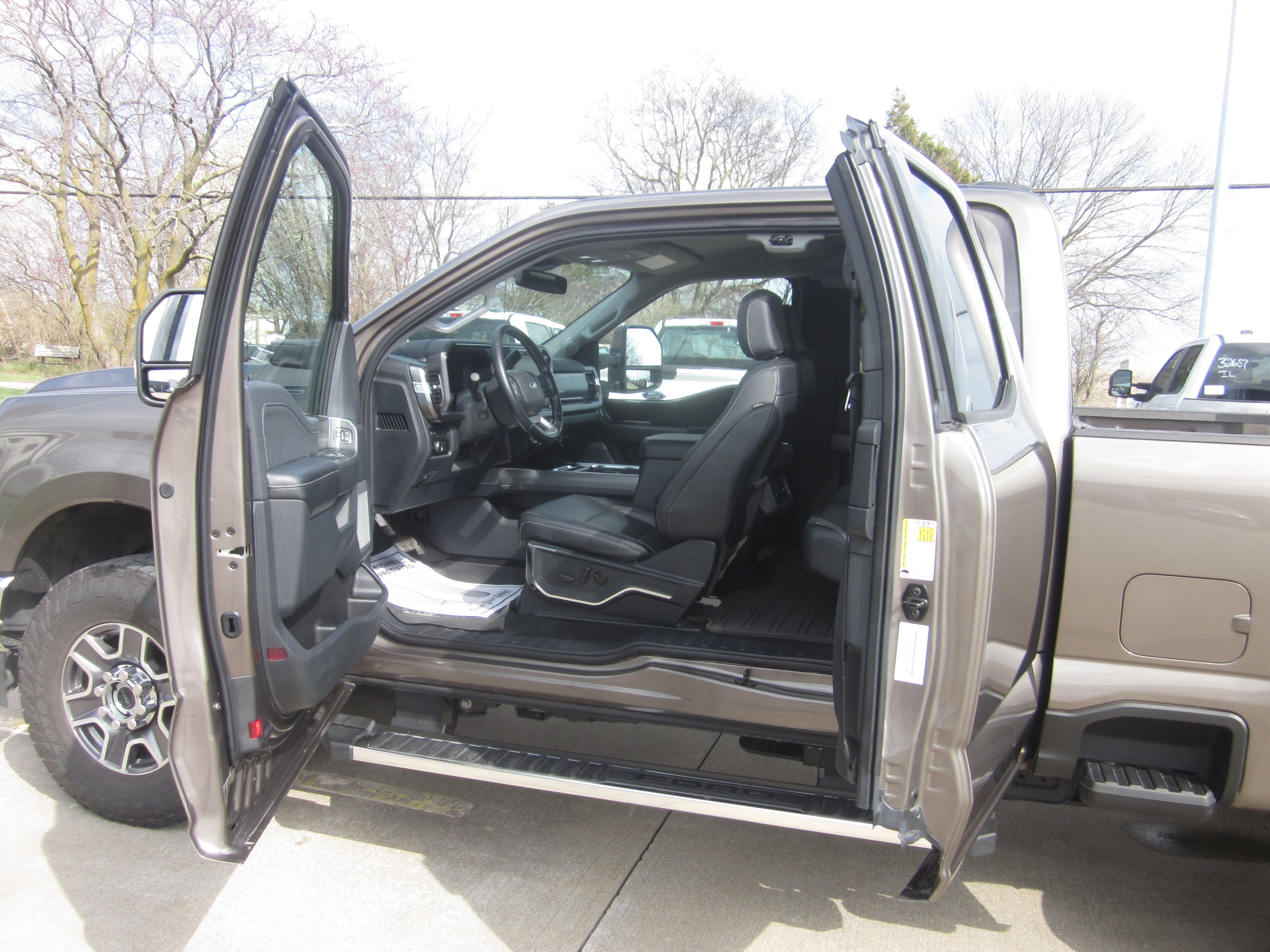 Used 2023 Ford F350 Lariat w/ FX4 Off-Road Package image 14