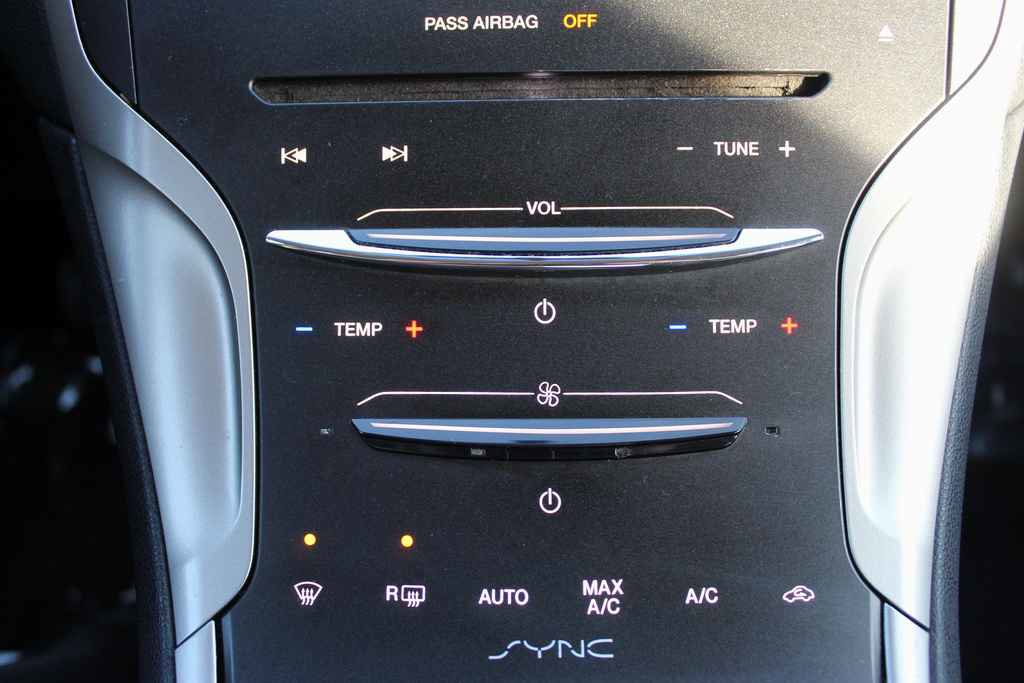 Used 2016 Lincoln MKZ AWD image 21