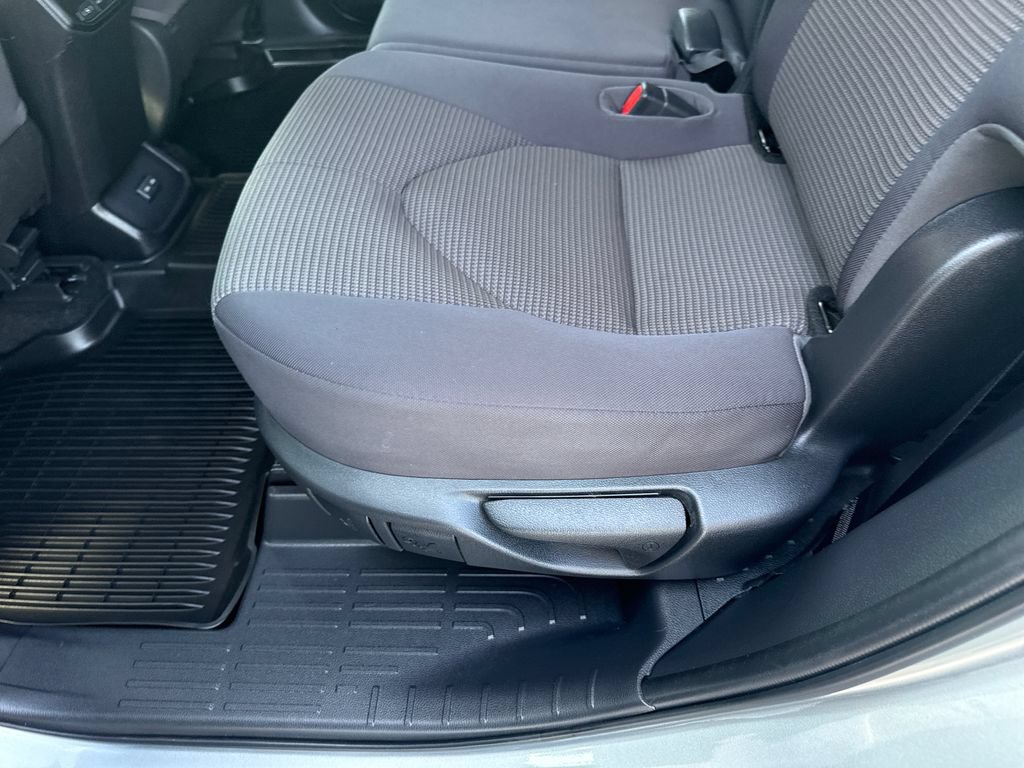 Used 2023 Toyota Highlander L FWD image 17