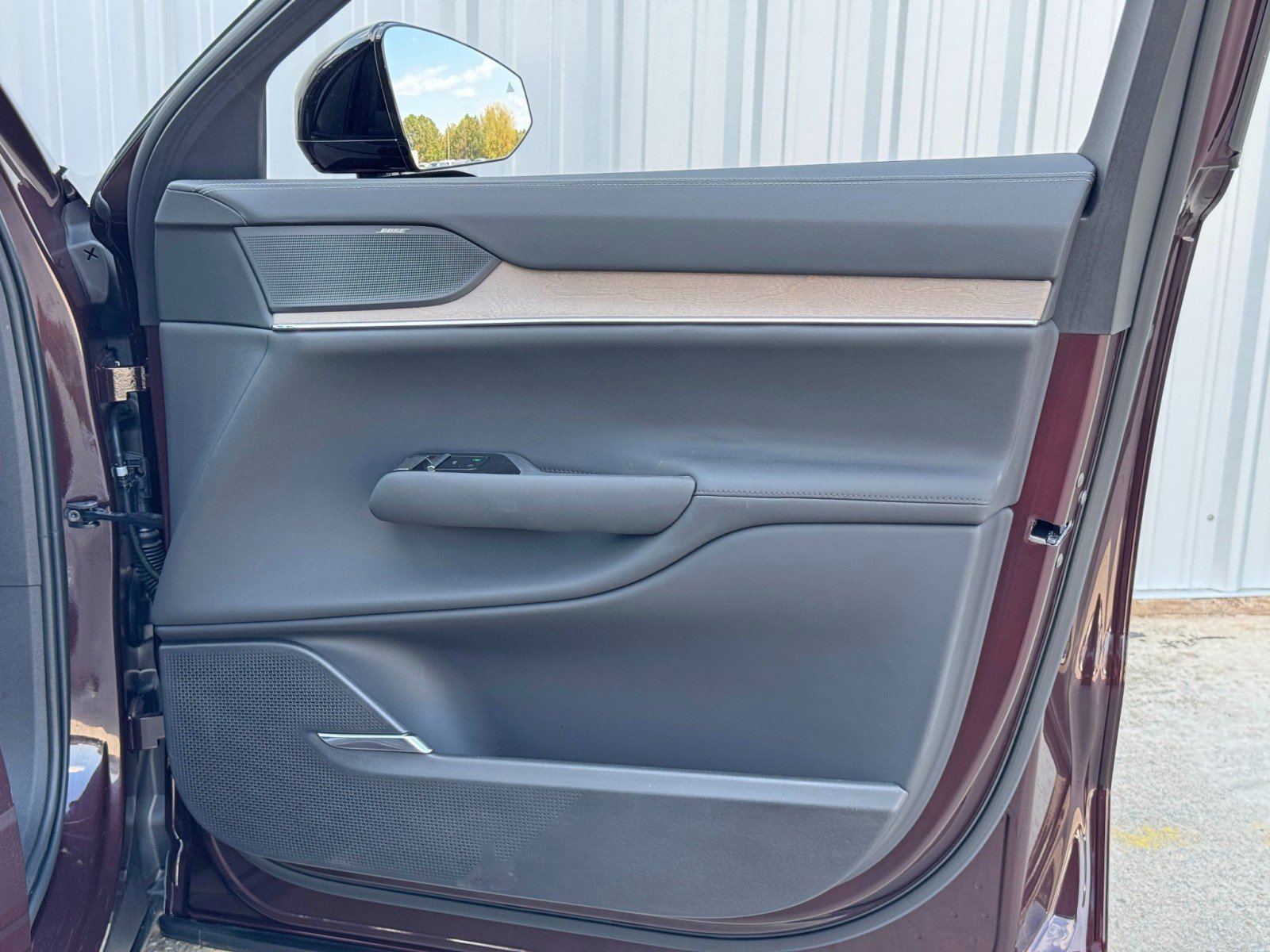 Used 2025 Volvo EX90 Ultra image 47