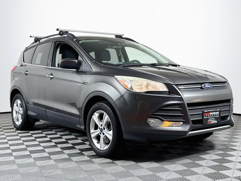 Used 2016 Ford Escape SE w/ Equipment Group 201A AWD/4WD image 1