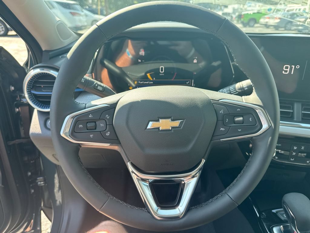 New 2026 Chevrolet Trax LT w/ LT Convenience Package FWD image 16