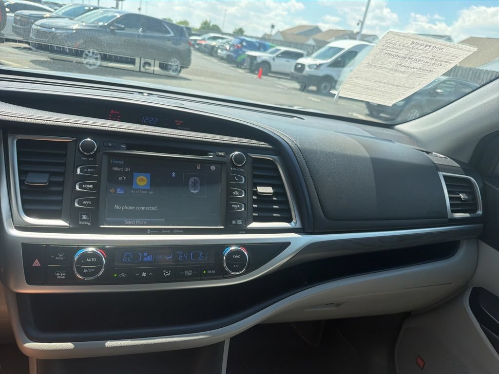 Used 2018 Toyota Highlander Limited AWD/4WD image 28
