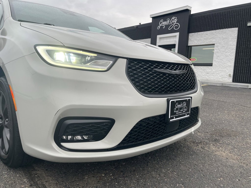 Used 2021 Chrysler Pacifica Limited w/ S Appearance Package image 13