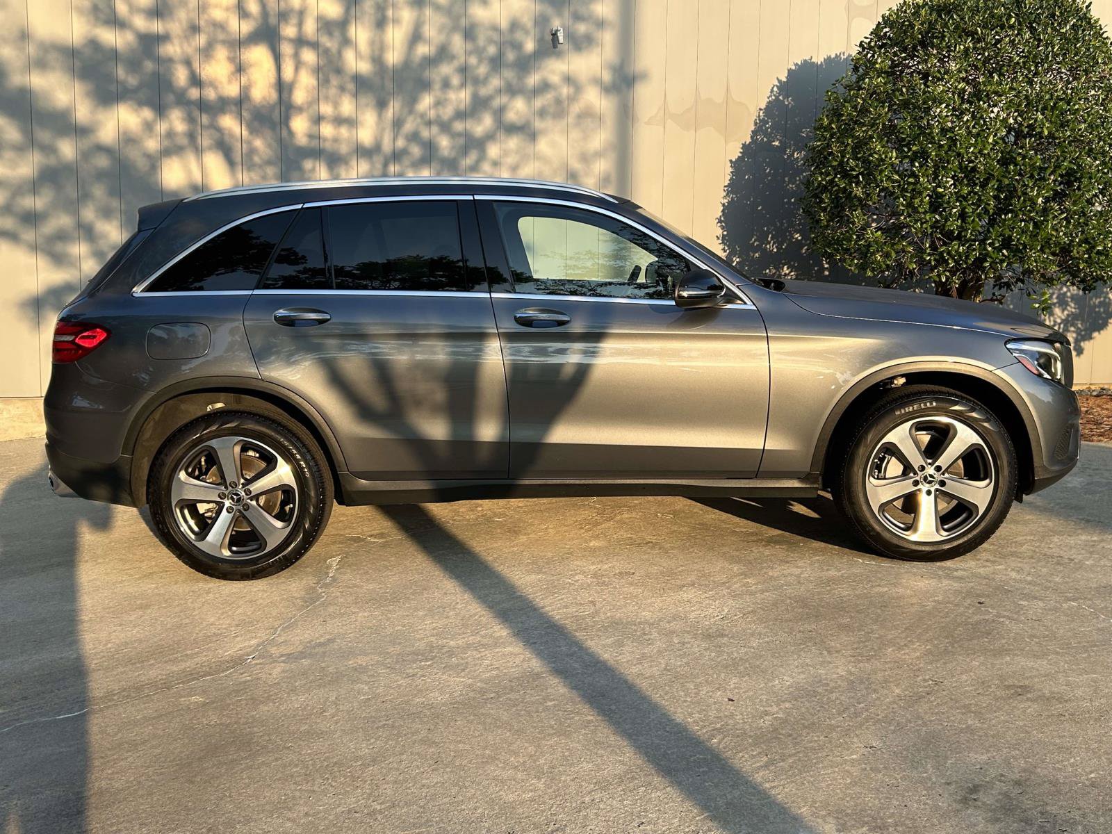 Used 2018 Mercedes-Benz GLC 300 4MATIC image 5