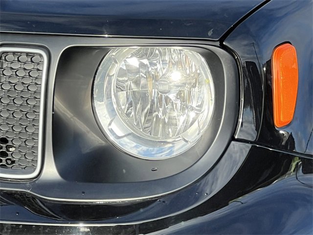 Certified 2022 Jeep Renegade Latitude w/ Convenience Group image 37