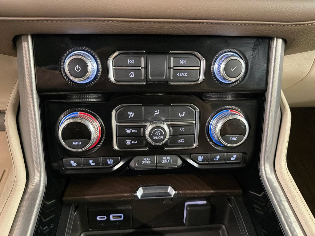 Used 2022 GMC Yukon XL Denali w/ Denali Premium Package AWD/4WD image 14