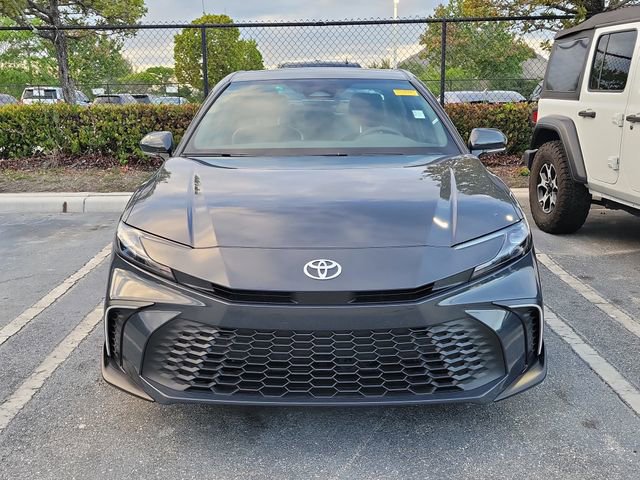 Used 2025 Toyota Camry SE FWD image 2
