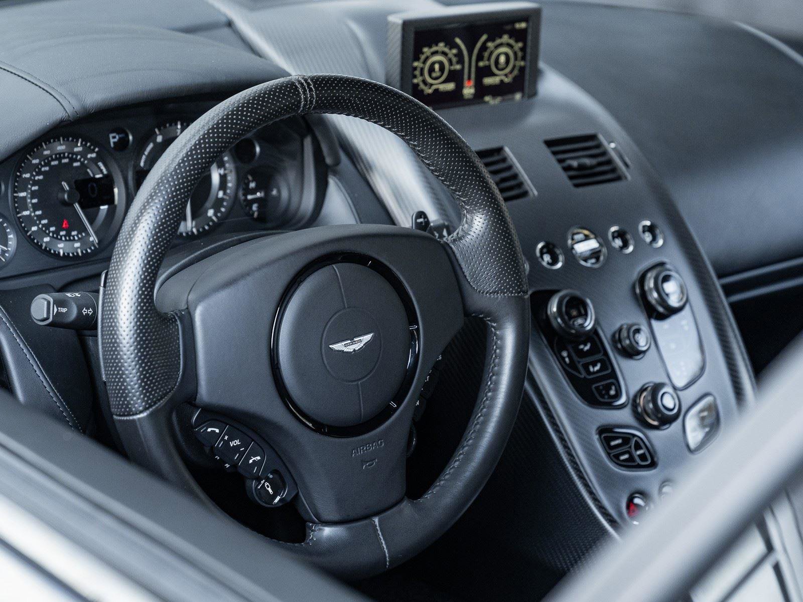 Used 2019 Aston Martin Rapide AMR image 19
