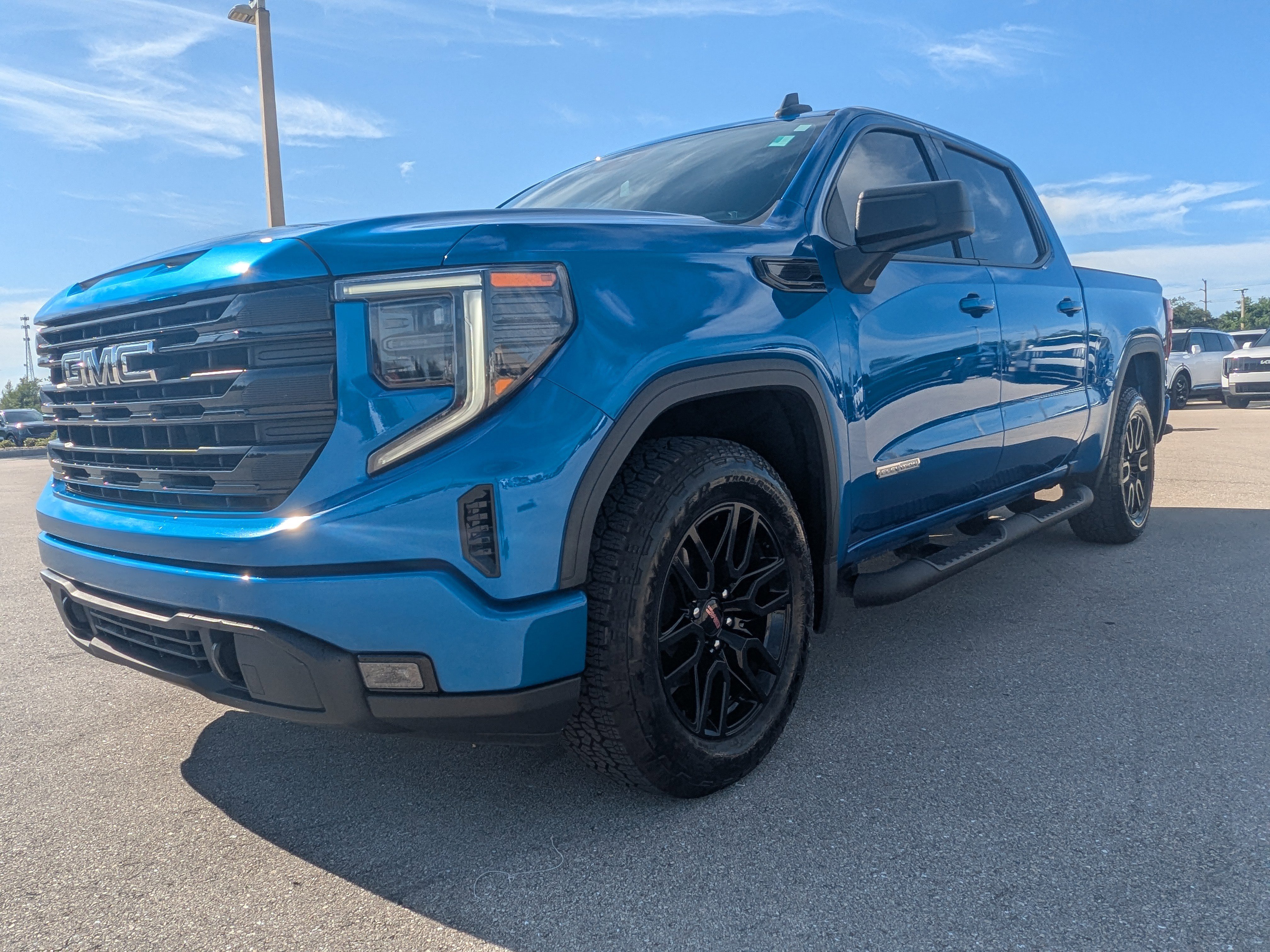 Used 2023 GMC Sierra 1500 Elevation RWD image 9