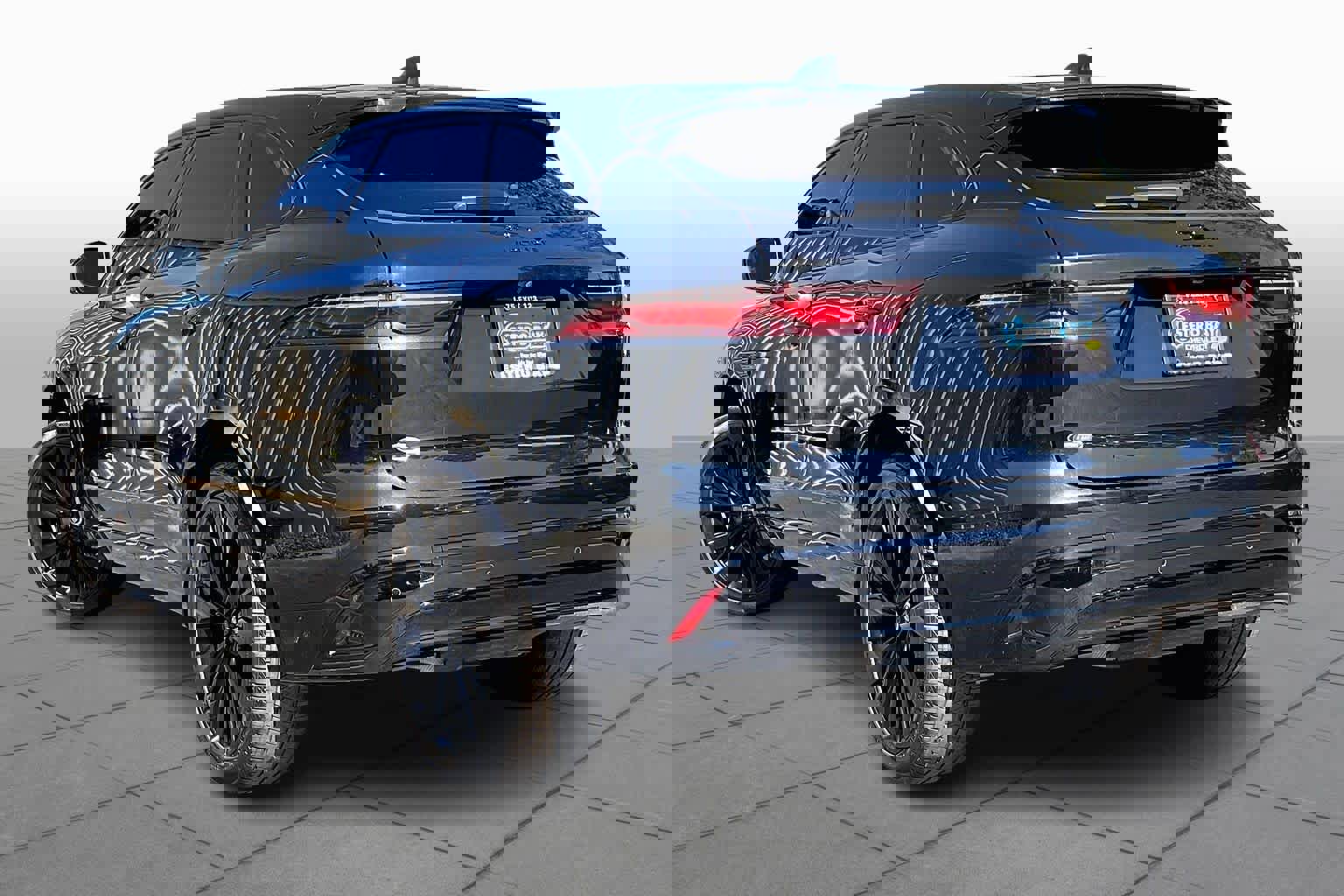 Used 2024 Jaguar F-PACE R-Dynamic S image 12