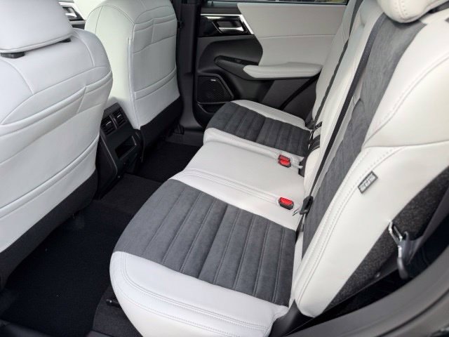 New 2026 Mitsubishi Outlander SE FWD image 18