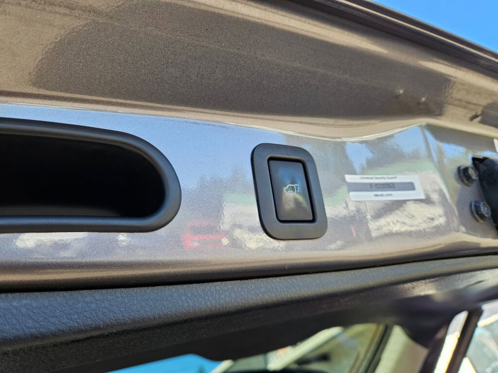 Used 2016 Toyota Highlander Plus image 19