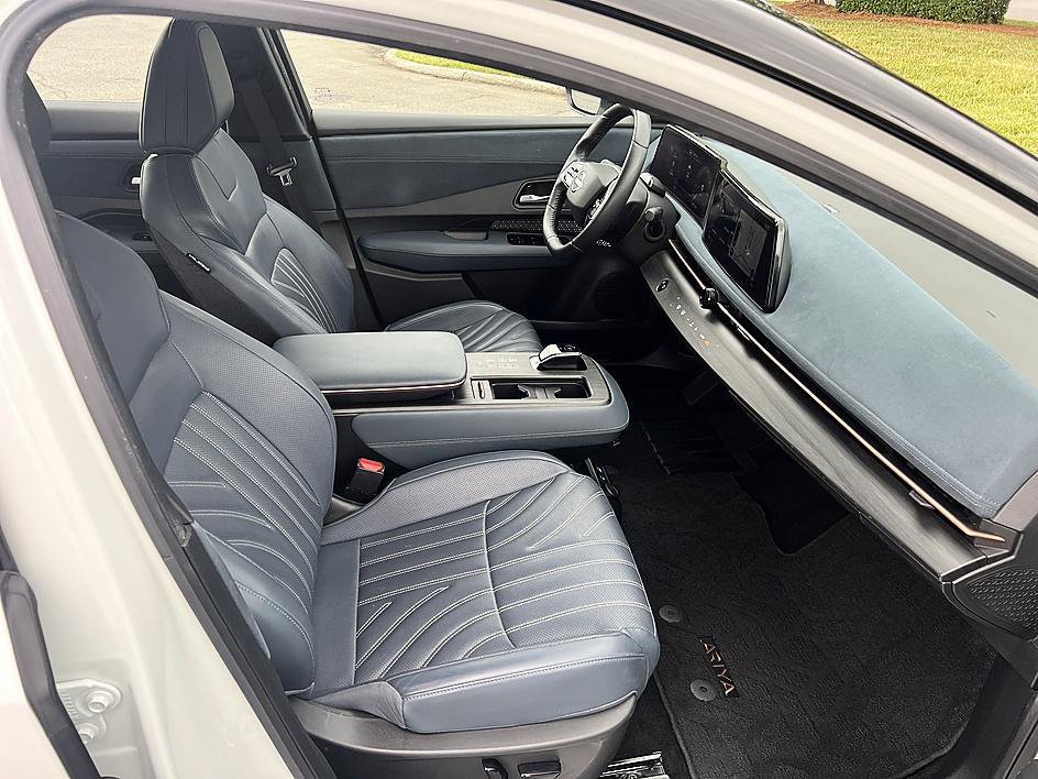 Used 2024 Nissan Ariya AWD image 17