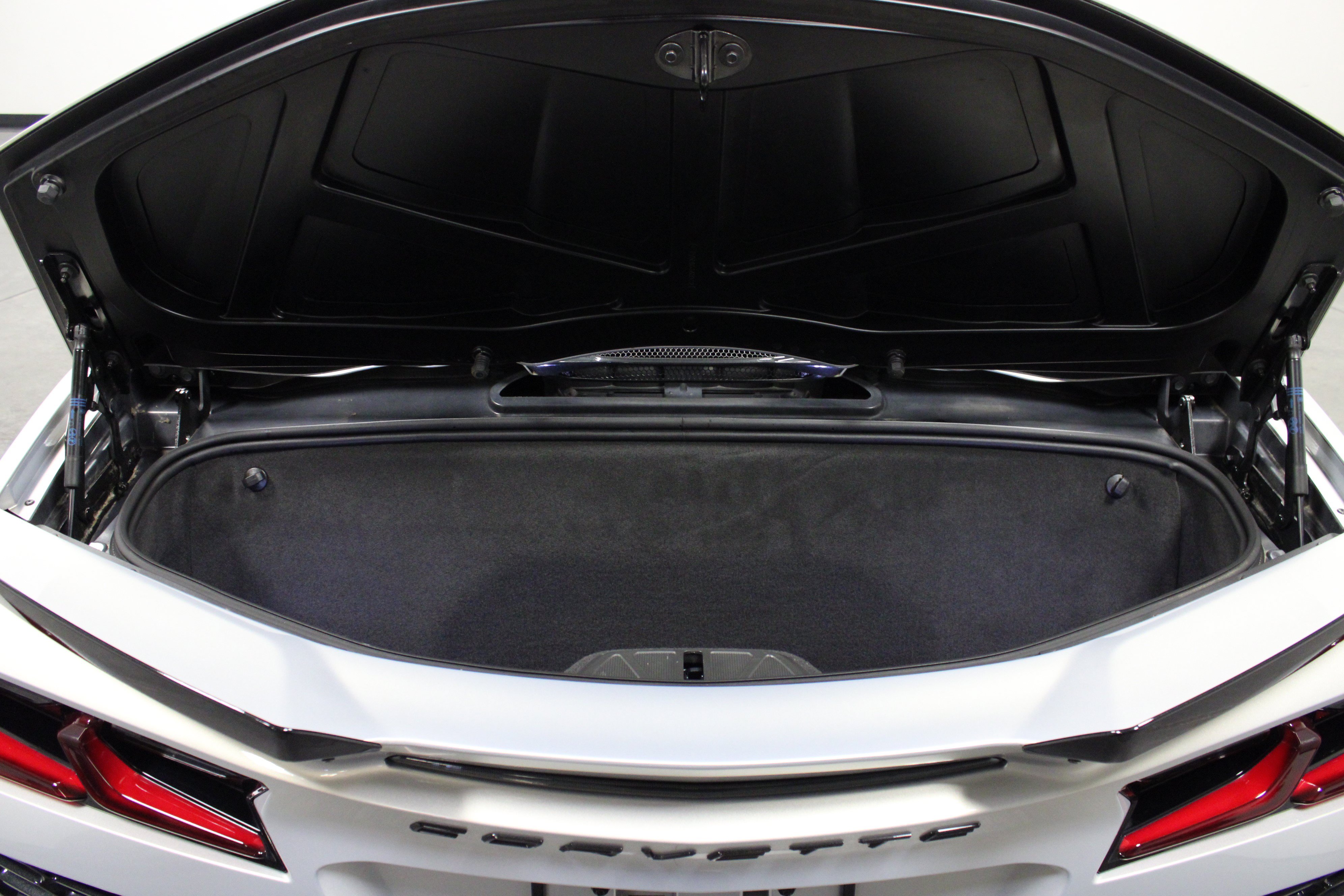 Used 2024 Chevrolet Corvette Z06 RWD image 13