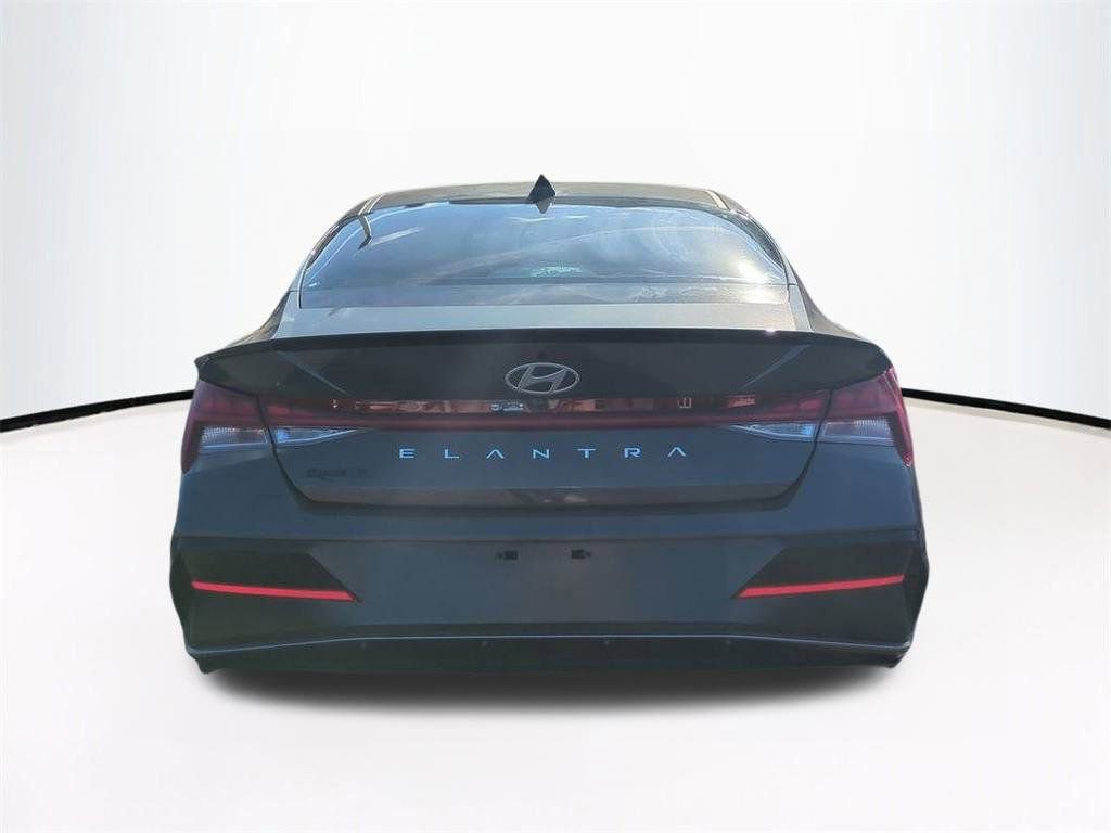 New 2026 Hyundai Elantra SEL Sport image 6