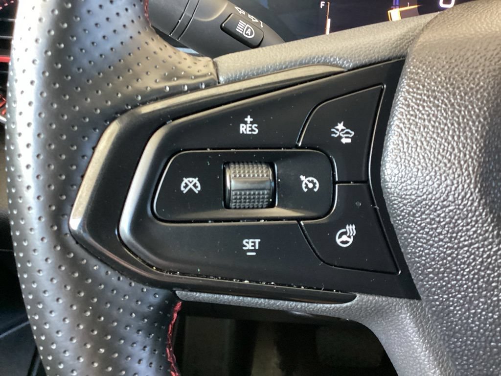 Used 2026 Chevrolet Trax RS FWD image 47