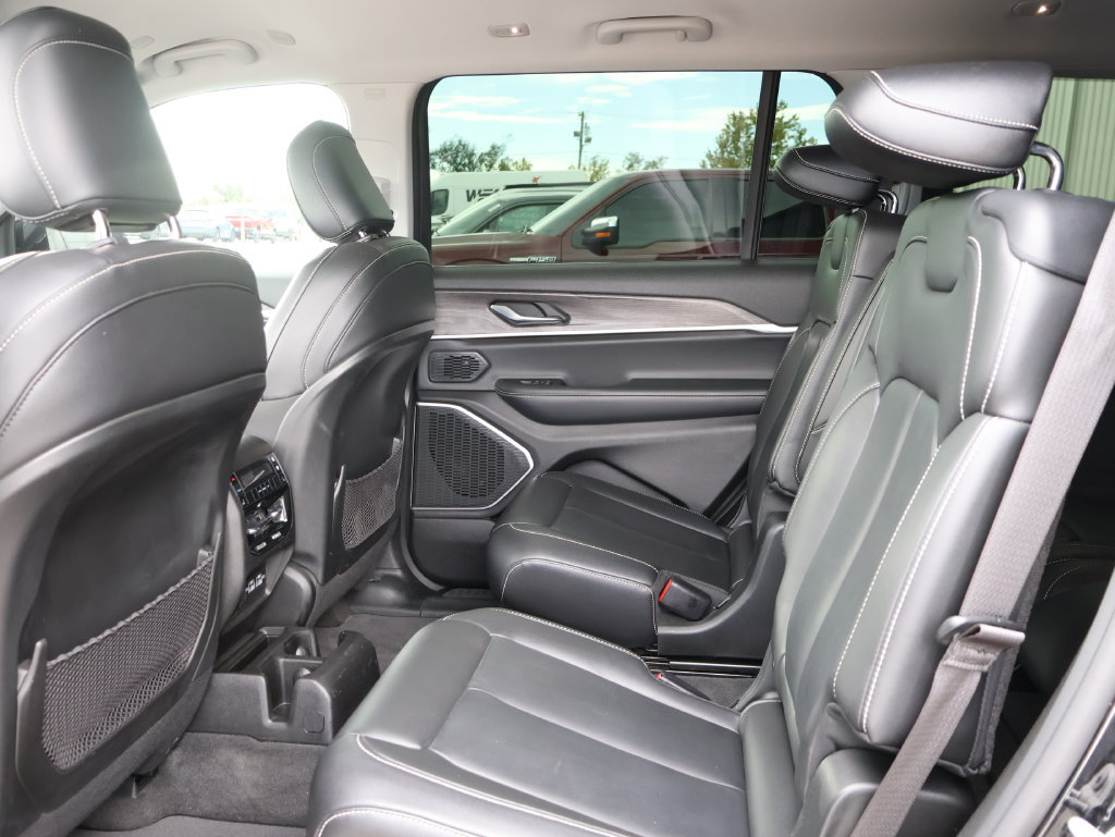 Used 2021 Jeep Grand Cherokee L Limited AWD/4WD image 18