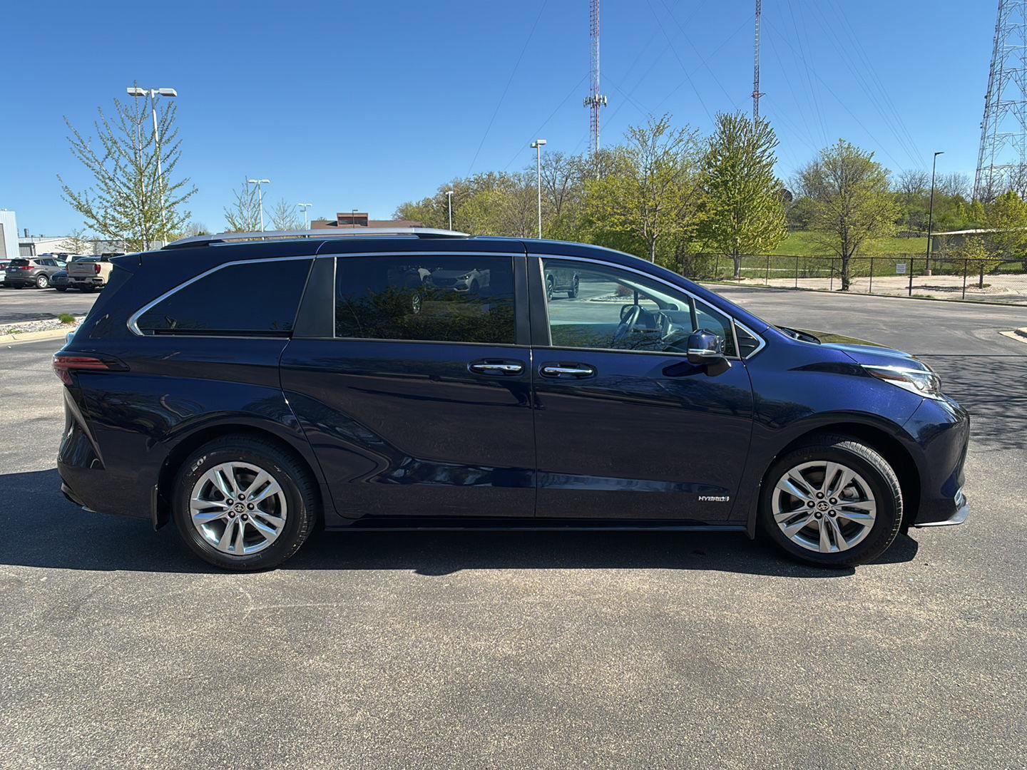 Used 2021 Toyota Sienna Limited AWD/4WD image 8