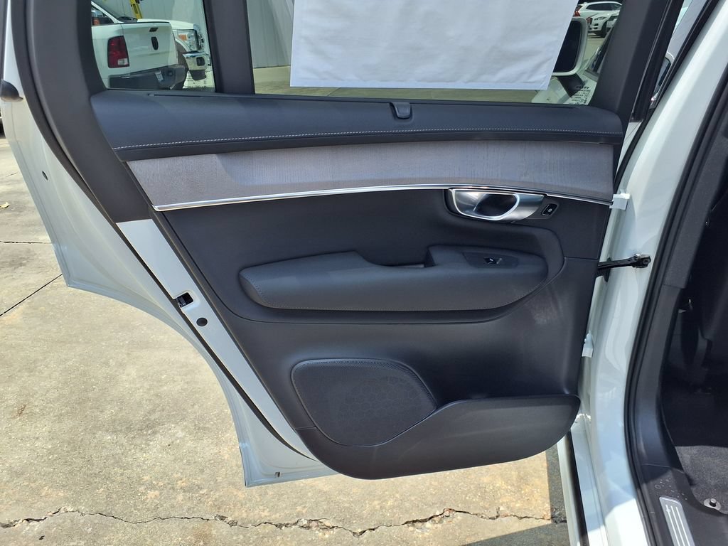 New 2026 Volvo XC90 T8 Ultra w/ Protection Package Premier AWD/4WD image 15