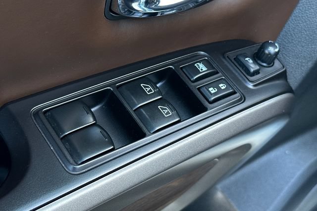 Used 2020 Nissan Titan Platinum Reserve w/ Moonroof Package RWD image 12