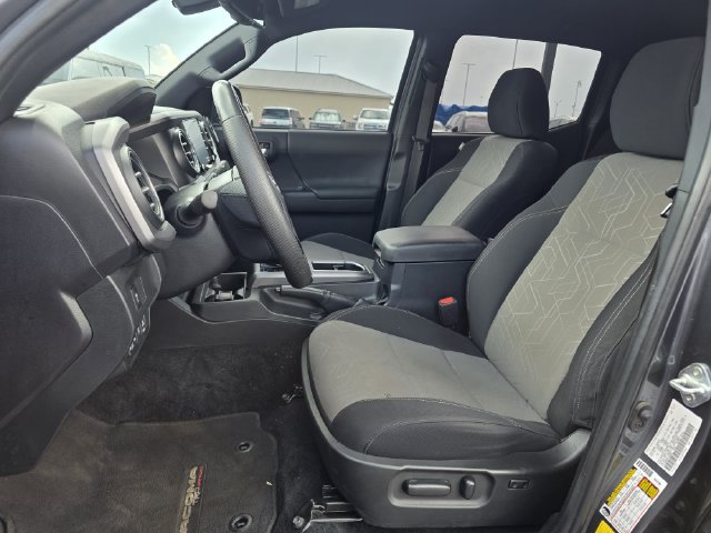 Used 2023 Toyota Tacoma TRD Off-Road w/ Technology Package AWD/4WD image 13