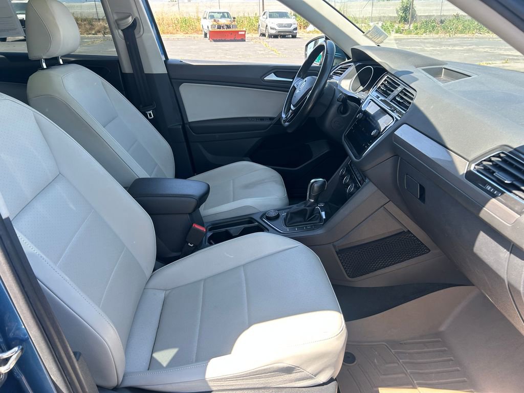 Used 2019 Volkswagen Tiguan SE w/ Panoramic Sunroof Package AWD/4WD image 36