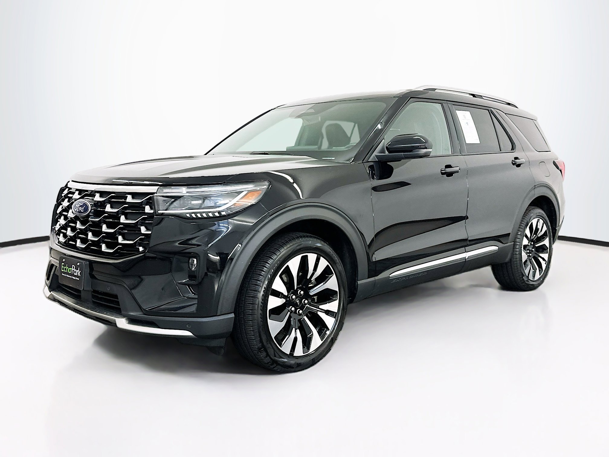 Used 2025 Ford Explorer Platinum w/ LUX Leather Package image 3