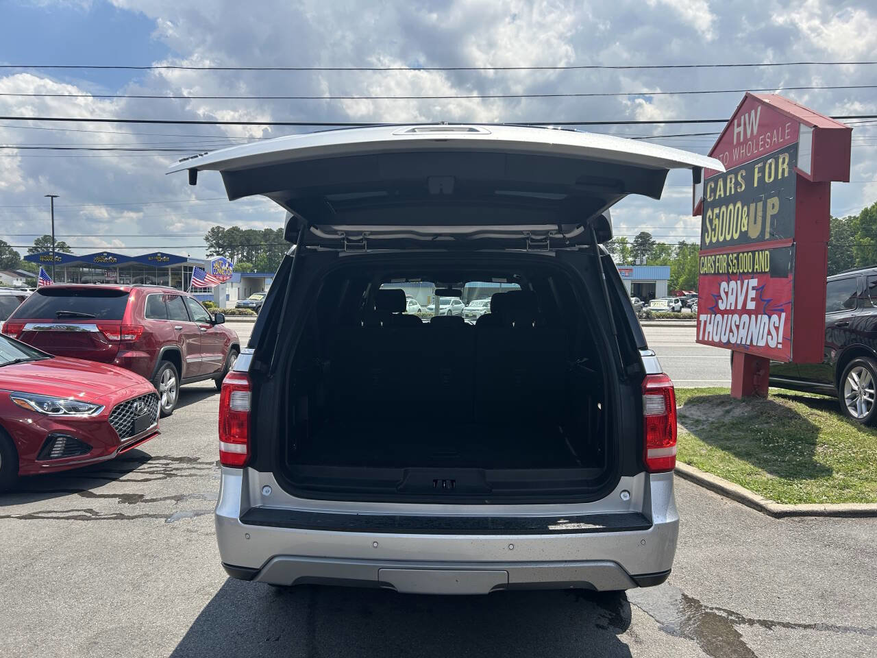 Used 2019 Ford Expedition Max XLT image 23