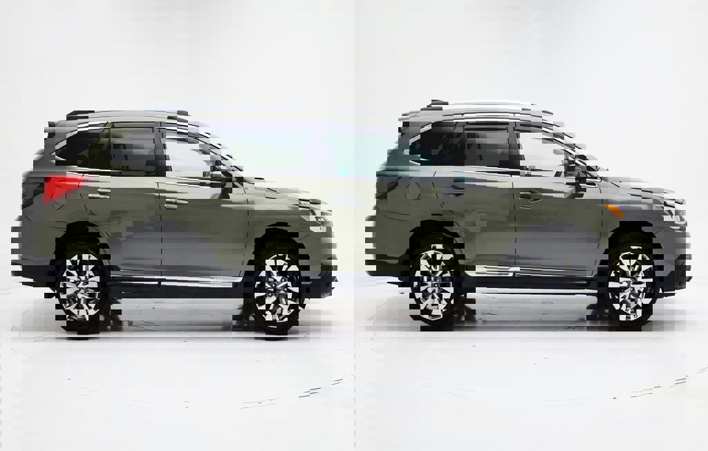 Used 2017 Subaru Outback 2.5i Touring w/ Popular Package #5A image 3