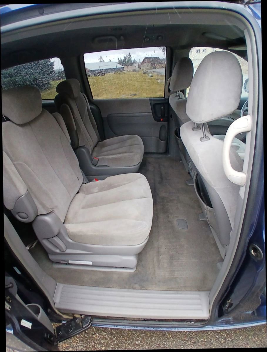 Used 2006 Kia Sedona LX image 12