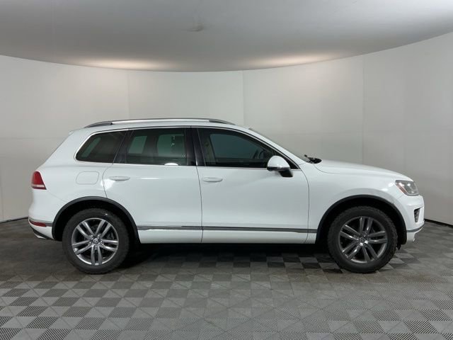 Used 2016 Volkswagen Touareg VR6 AWD/4WD image 4