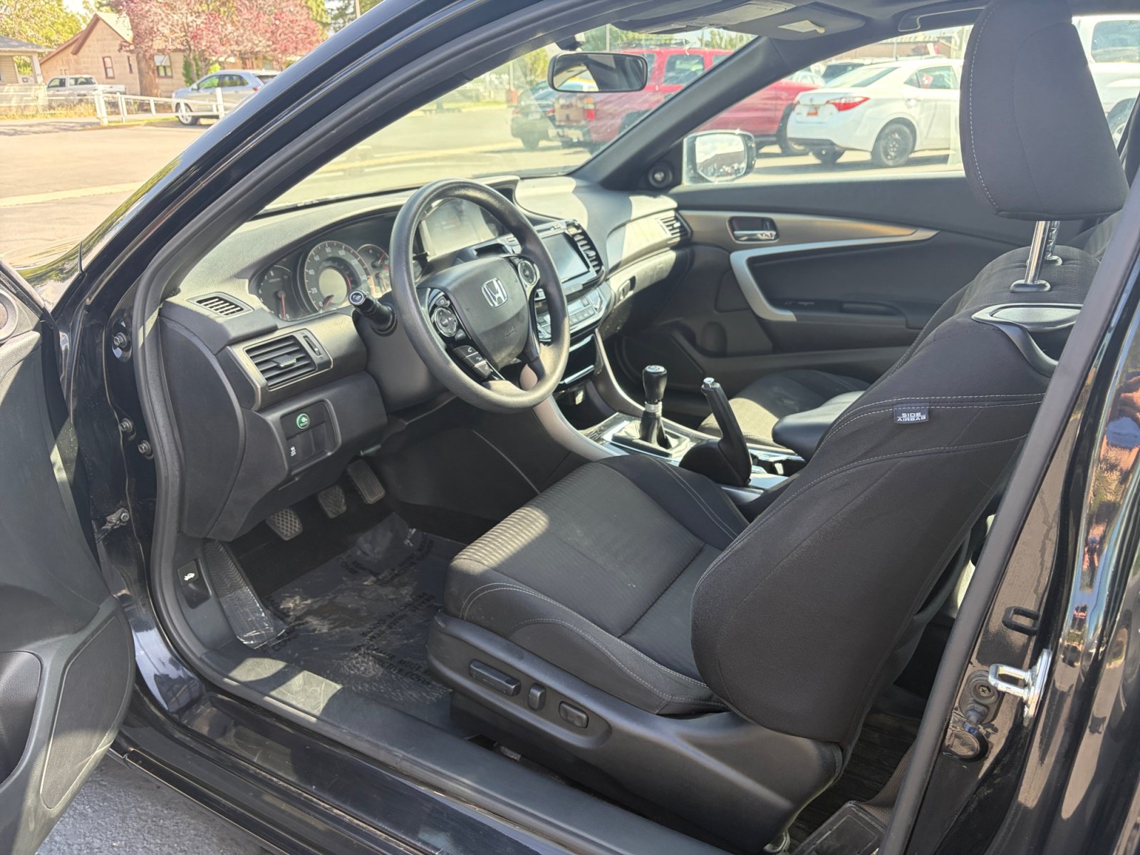 Used 2017 Honda Accord EX image 10