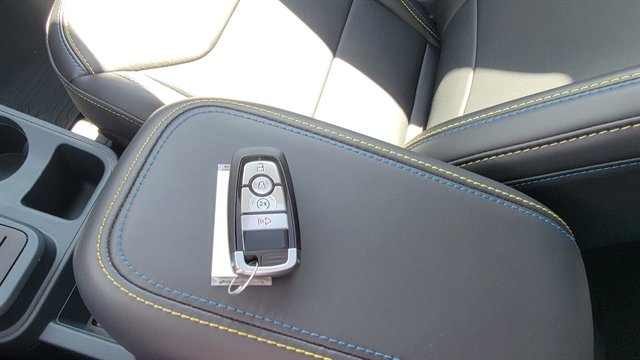 Used 2026 Ford Maverick Lobo AWD/4WD image 46